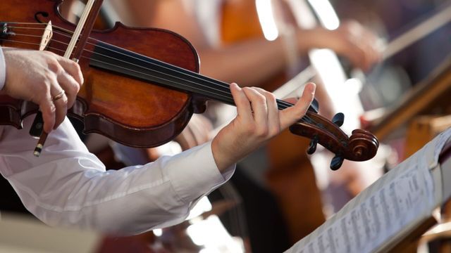 Vilde Frang, London Symphony Orchestra : I. Holst, Korngold, Chostakovitch