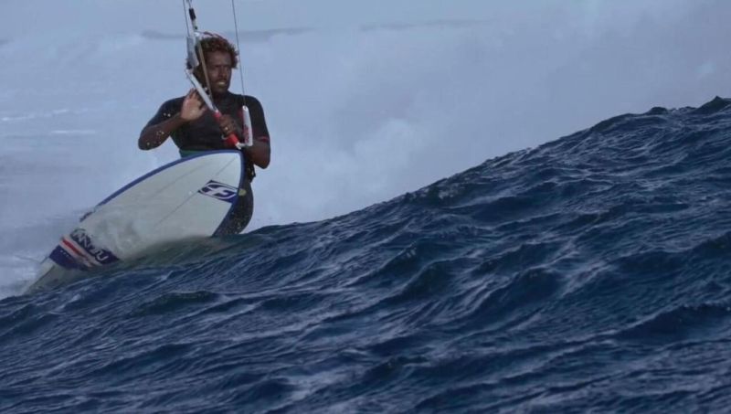 Cape Verdean Kite Crossing
