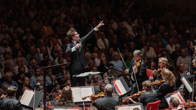 Klaus Mäkela dirige le Concert de Noël au Concertgebouw d'Amsterdam