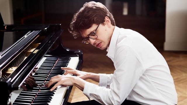 Lucas Debargue à la Philharmonie de Paris : Mozart, Chopin, Alkan