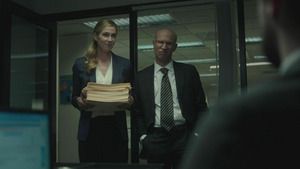 Corporate (La douleur d'être en vie) S1 (3/10)